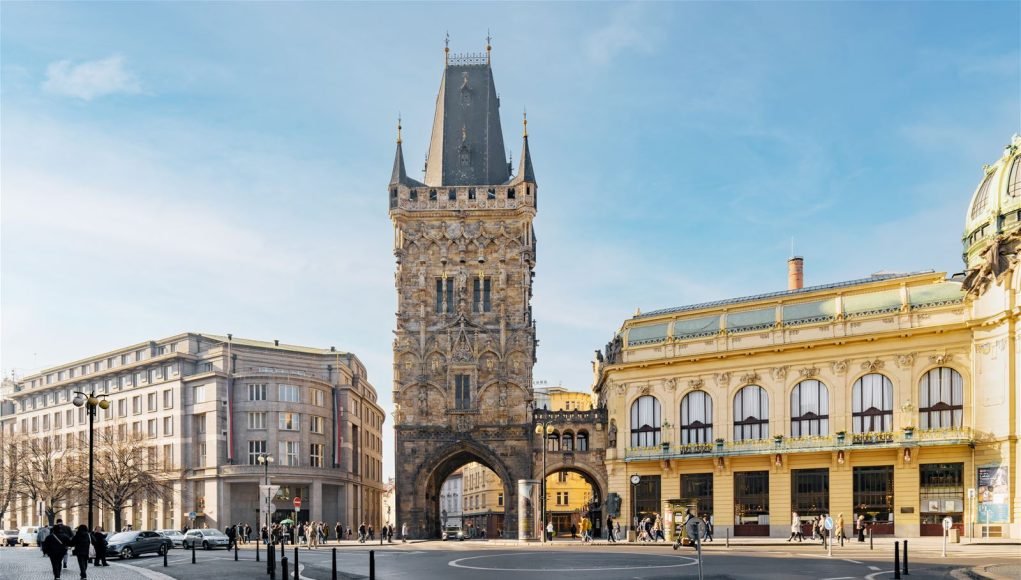 Barut Kulesi: Prag'ın Gotik Mücevheri