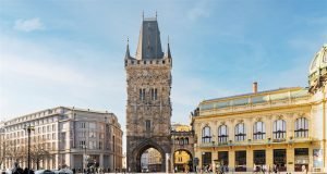 Barut Kulesi: Prag’ın Gotik Mücevheri Barut Kulesi: Prag'ın Gotik Mücevheri