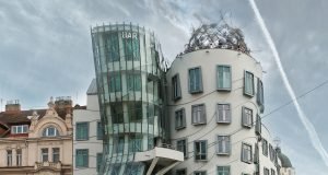 Dans Eden Ev: Prag’ın Modern Mimari İkonu Dans Eden Ev: Prag’ın Modern Mimari İkonu
