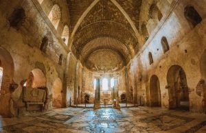 Prag Aziz Nikolaos Kilisesi: 700 Yıllık Barok Şaheser Prag Aziz Nikolaos Kilisesi: 700 Yıllık Barok Şaheser