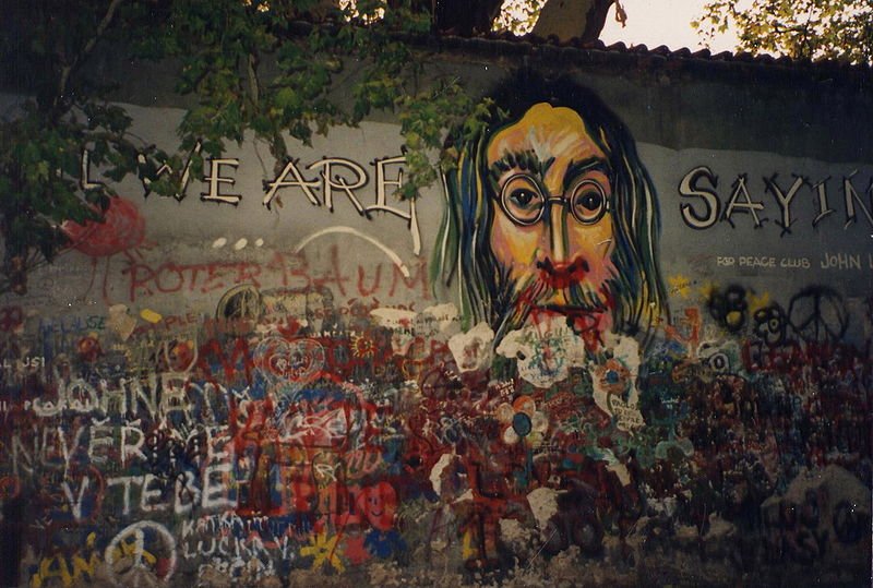 Prag’da Mutlaka Görmeniz Gereken 7 Renkli Nokta: Lennon Duvarı