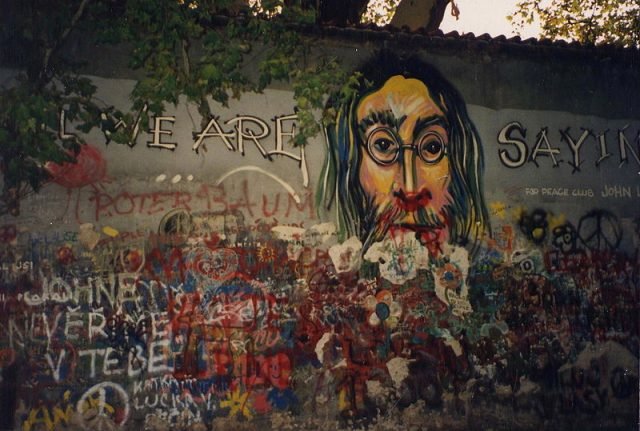 Prag’da Mutlaka Görmeniz Gereken 7 Renkli Nokta: Lennon Duvarı